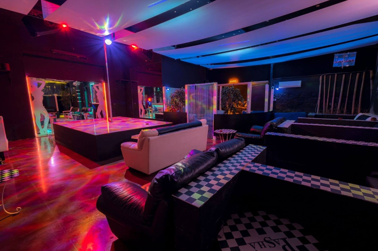 Pasha Lap Dance Sexy Bar - Nightclub in Rocca Di Capri Leone, Italy