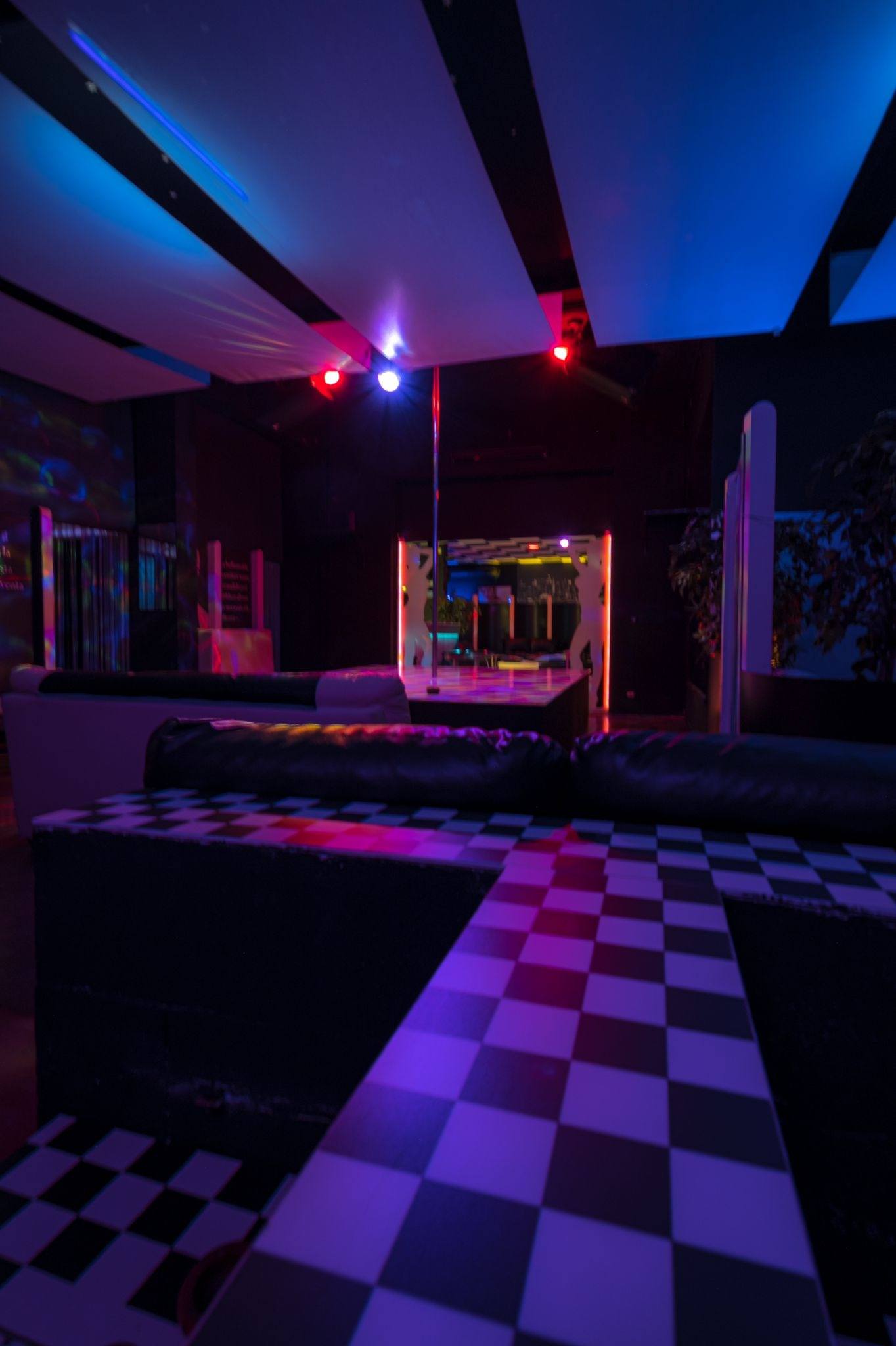 Pasha Lap Dance Sexy Bar - Nightclub in Rocca Di Capri Leone, Italy