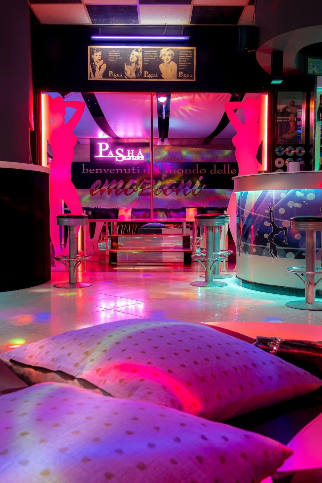 Pasha Lap Dance Sexy Bar - Nightclub in Rocca Di Capri Leone, Italy
