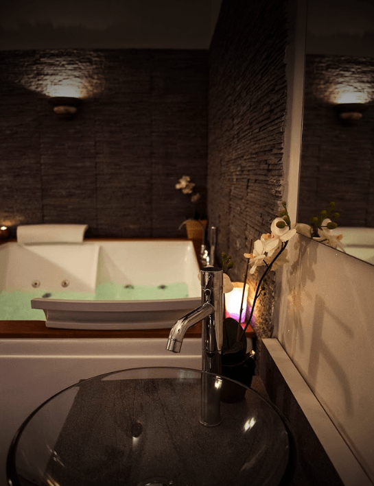 Tantra Chic Massage  - Erotic Massage in Roma, Italy