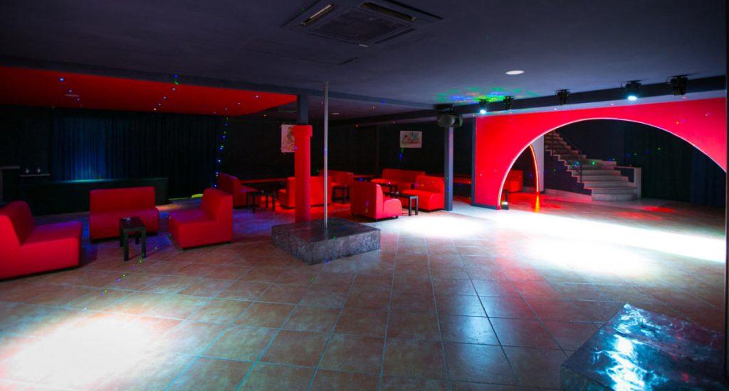 Club Privè Salerno One Feeling - Nightclub in San Cipriano Picentino, Italy