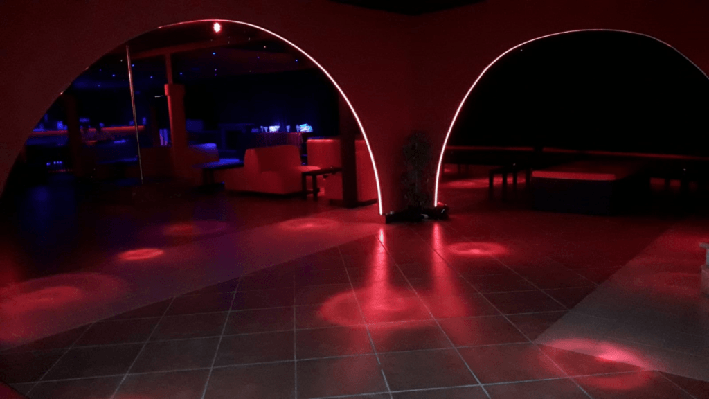 Club Privè Salerno One Feeling - Nightclub in San Cipriano Picentino, Italy
