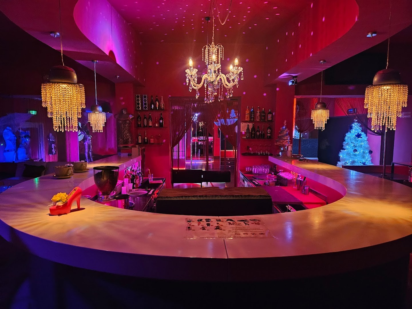 Tacco 12 Club Prive Puglia Brindisi - Nightclub in San Pietro Vernotico, Italy