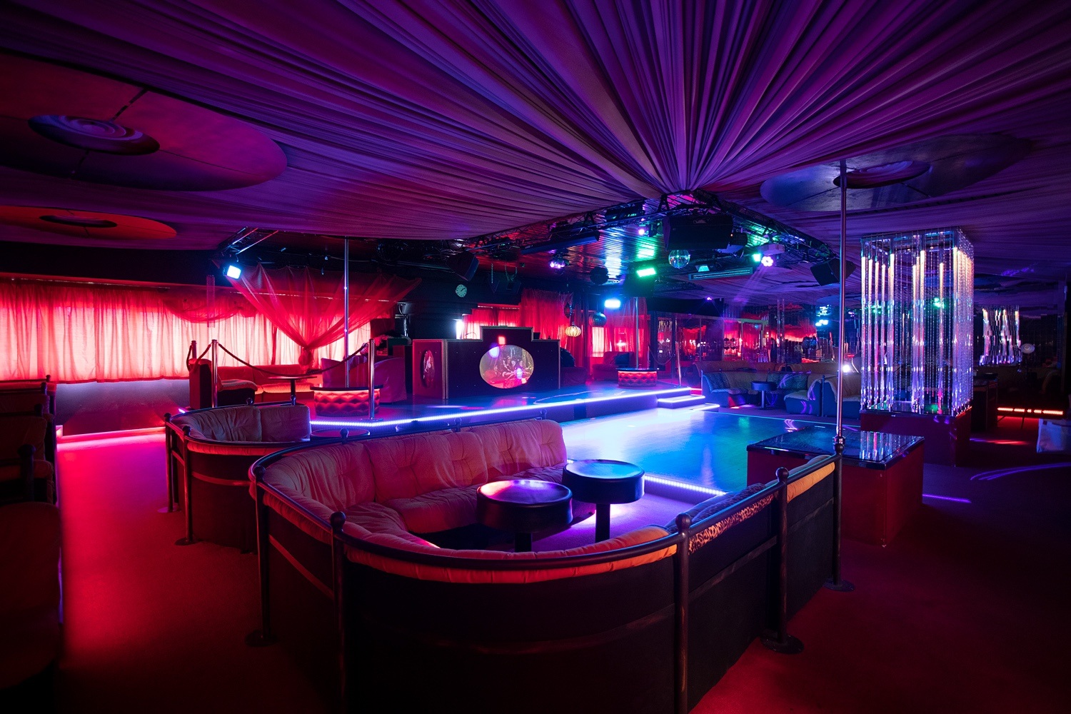 Le Moulin Club Privé Soave Verona ( Ex Moulin Rouge ) - Swinger Club in Soave, Italy