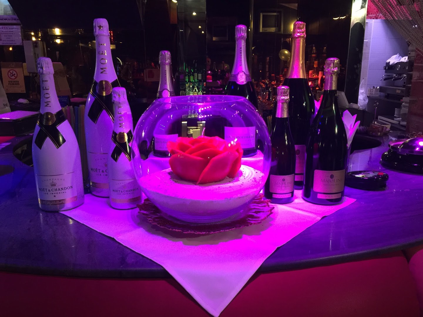 Tout Va La Nuit - Nightclub in Torino, Italy