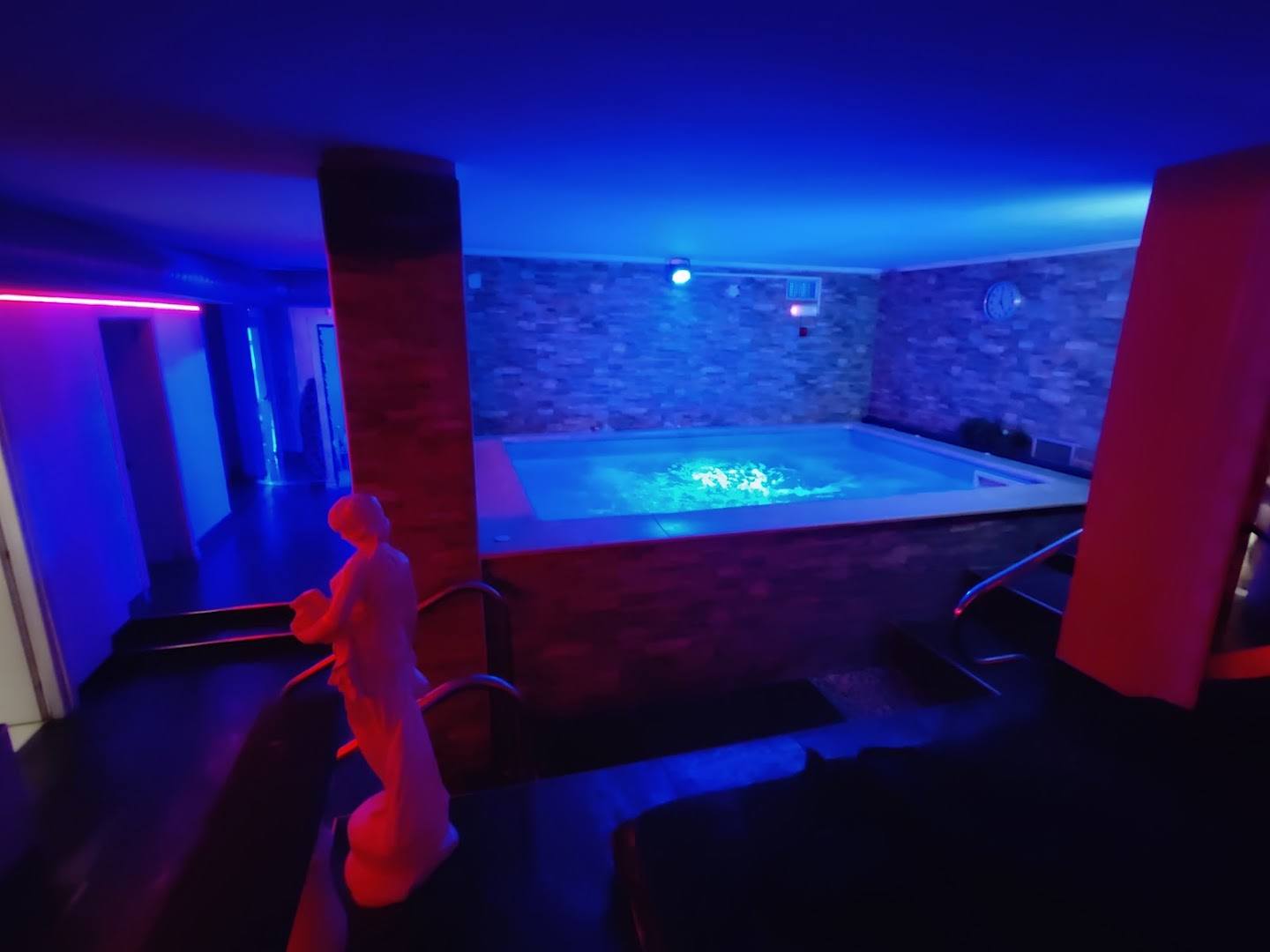 Monella Club Prive - Swinger Club in Torino, Italy