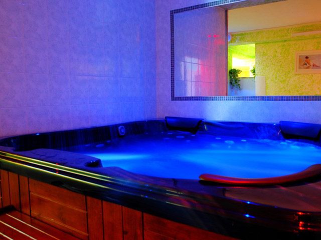 New Divina Club - Swinger Club in Umbria, Italy