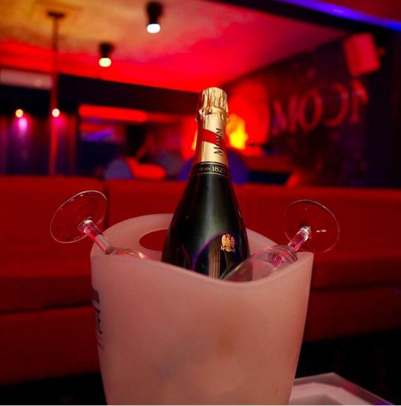 Red Moon Night Club - Nightclub in Vedano Al Lambro, Italy