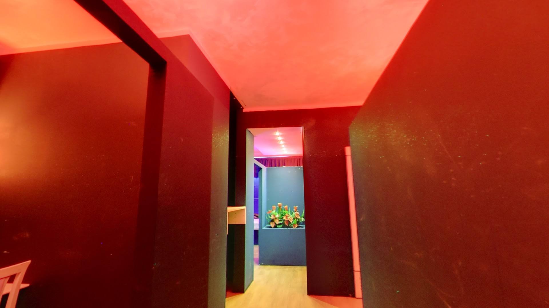 Red Moon Night Club - Nightclub in Vedano Al Lambro, Italy
