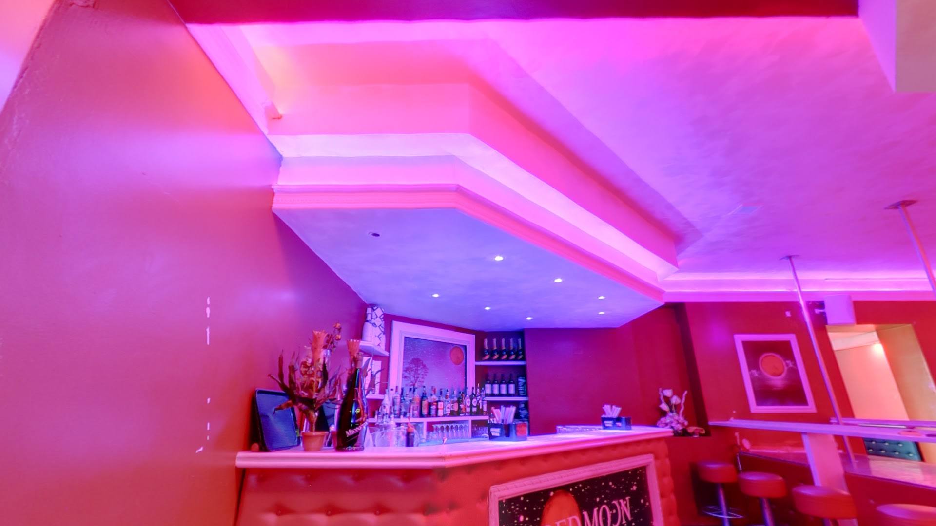 Red Moon Night Club - Nightclub in Vedano Al Lambro, Italy