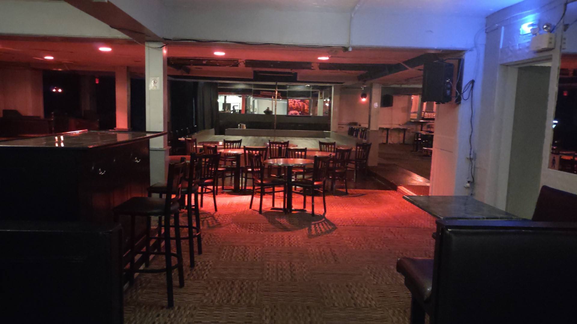 Suits Nightclub - Nightclub in Kingston, Jamaica