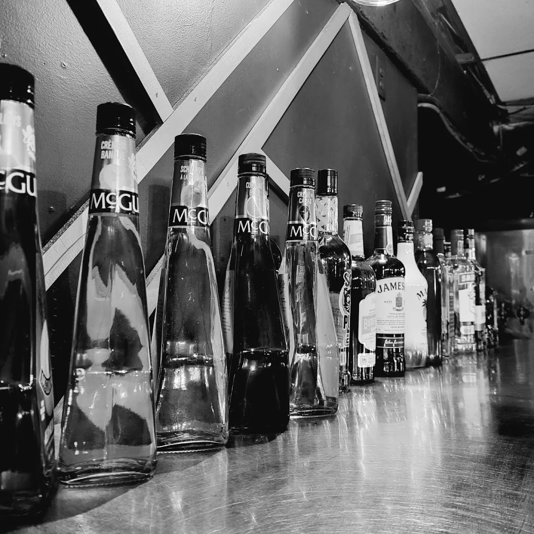 Suits Nightclub - Nightclub in Kingston, Jamaica