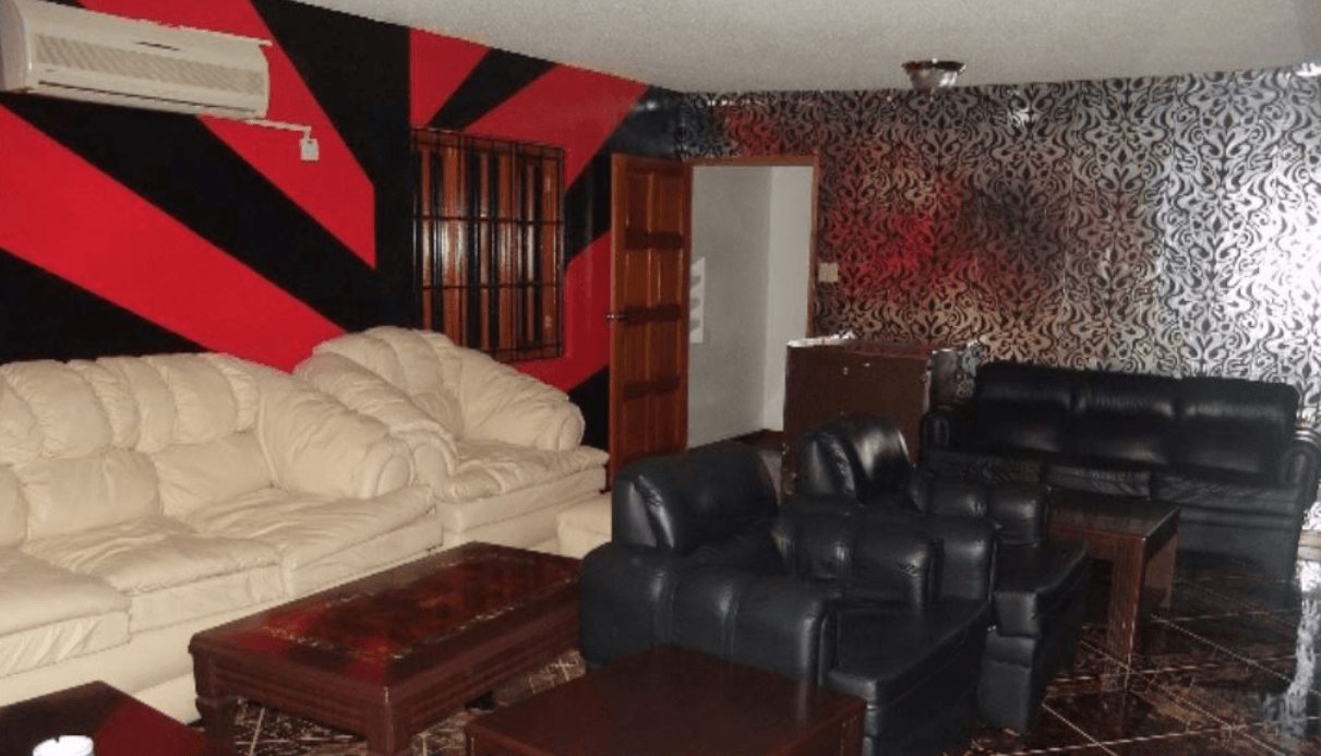 Shades Night Club - Nightclub in Ocho Rios, Jamaica