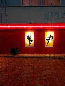 Seventailz Gentlemen's Club - Nightclub in Kin, Japan