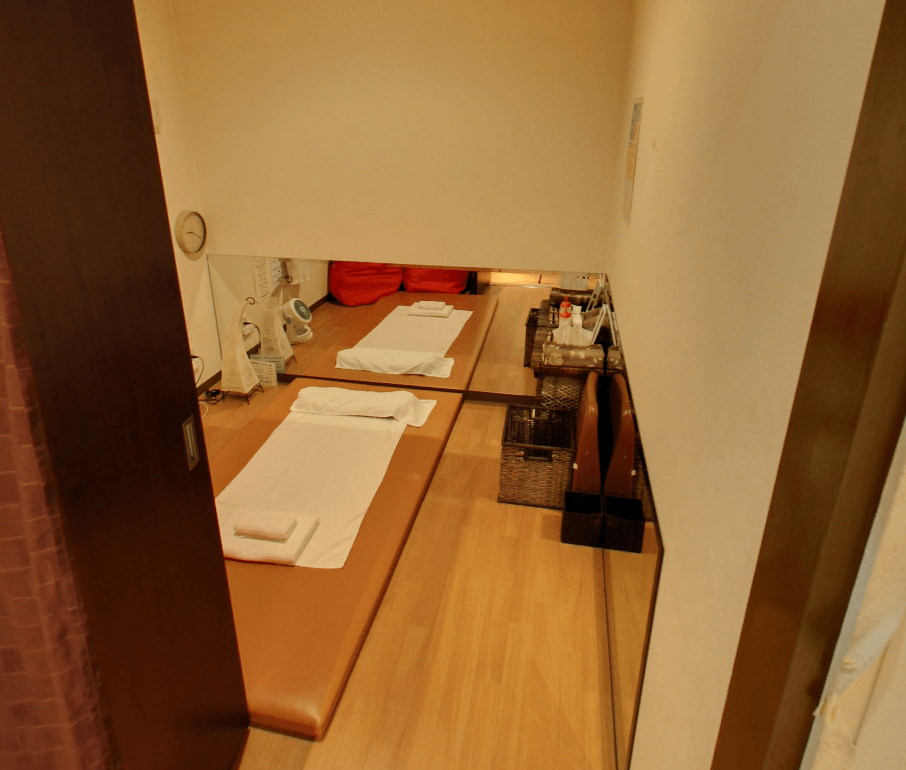 Asian relax - Erotic Massage in Shinjuku, Japan