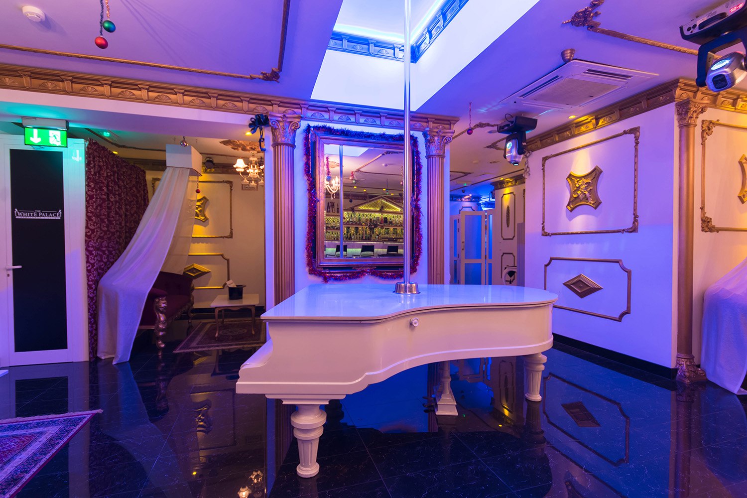The White Palace Gentlemen`s Club - Nightclub in San Iljan, Malta