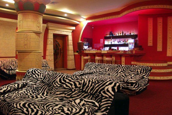 Rai Gentlemen's Club - Nightclub in Chi In U, Moldova