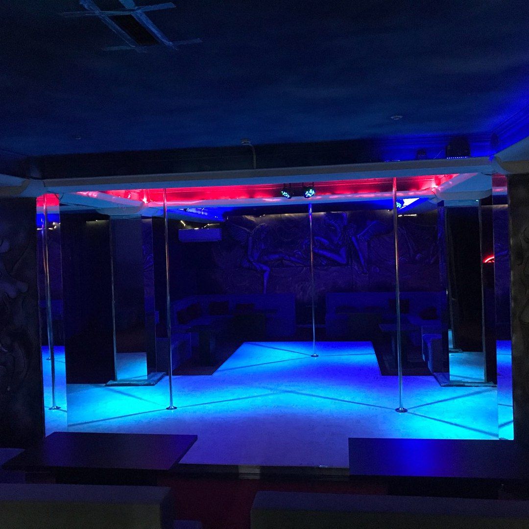 Up & Down Gentlemen`s Club - Nightclub in Chi In U, Moldova