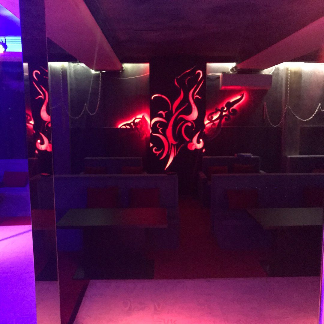 Up & Down Gentlemen`s Club - Nightclub in Chi In U, Moldova
