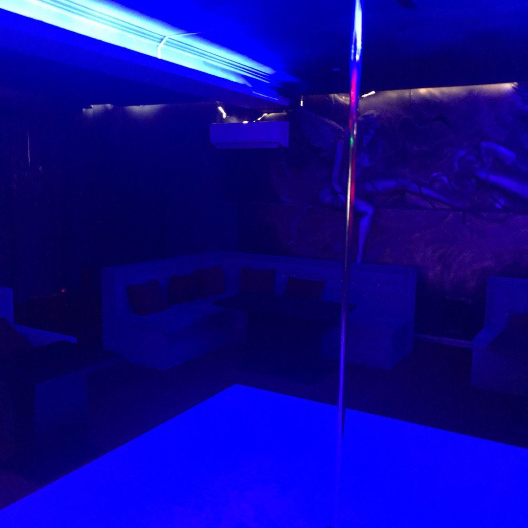 Up & Down Gentlemen`s Club - Nightclub in Chi In U, Moldova