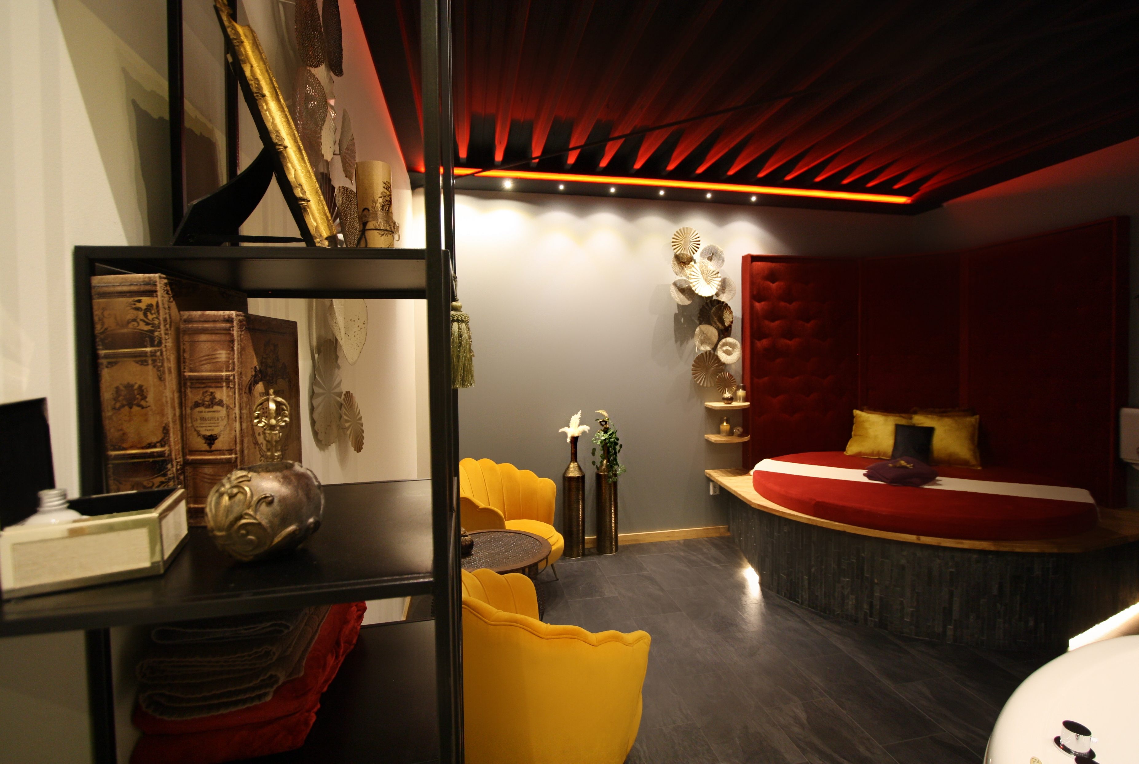 Salon261 - Brothel in Alphen Aan Den Rijn, Netherlands
