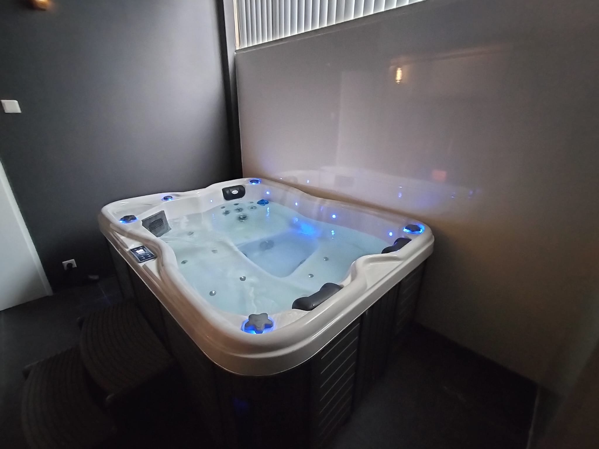 Erotische Massage Studio Monaco - Erotic Massage in Amstelveen, Netherlands