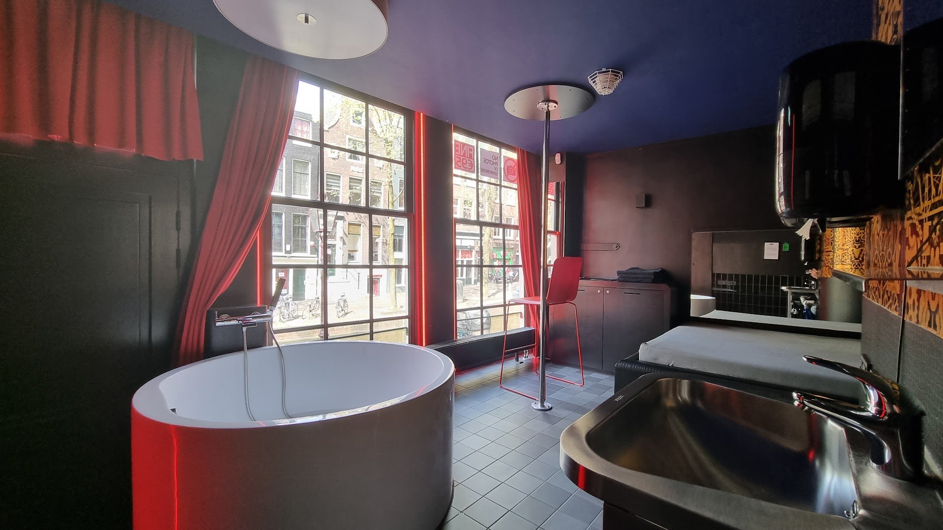 Red Light Office Boomsteeg - Brothel in Amsterdam, Netherlands