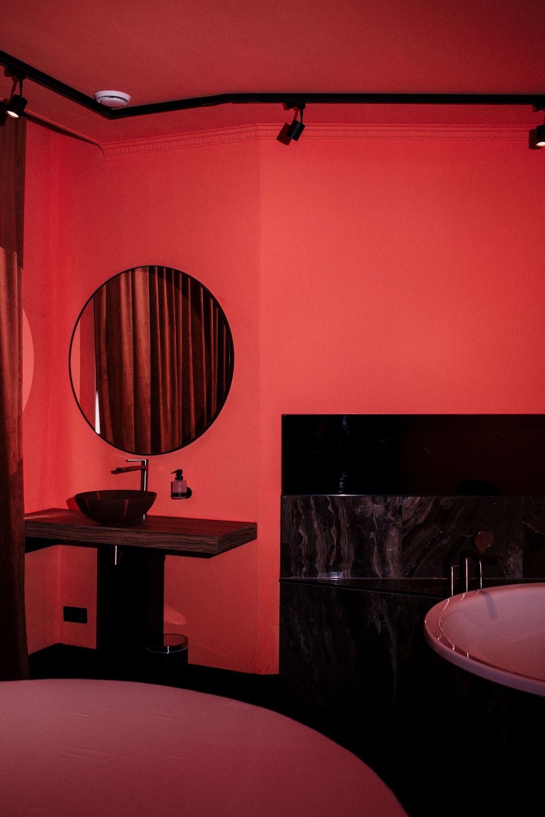 Bon Ton Stripclub Amsterdam - Nightclub in Amsterdam, Netherlands