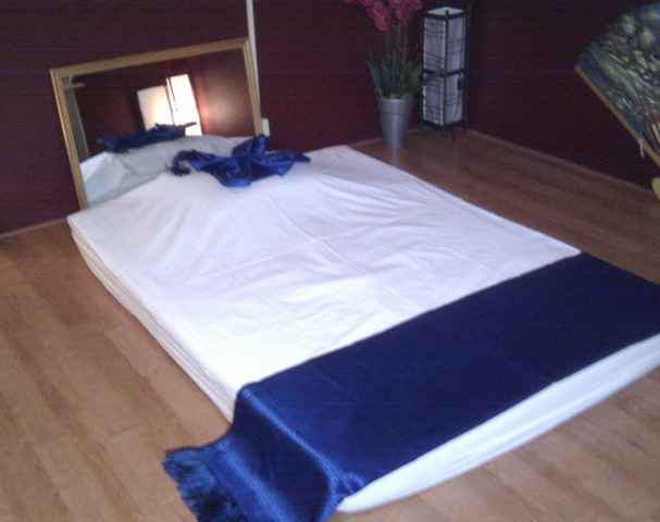 Massage Salon Walaphan Thai - Erotic Massage in Boesingheliede, Netherlands