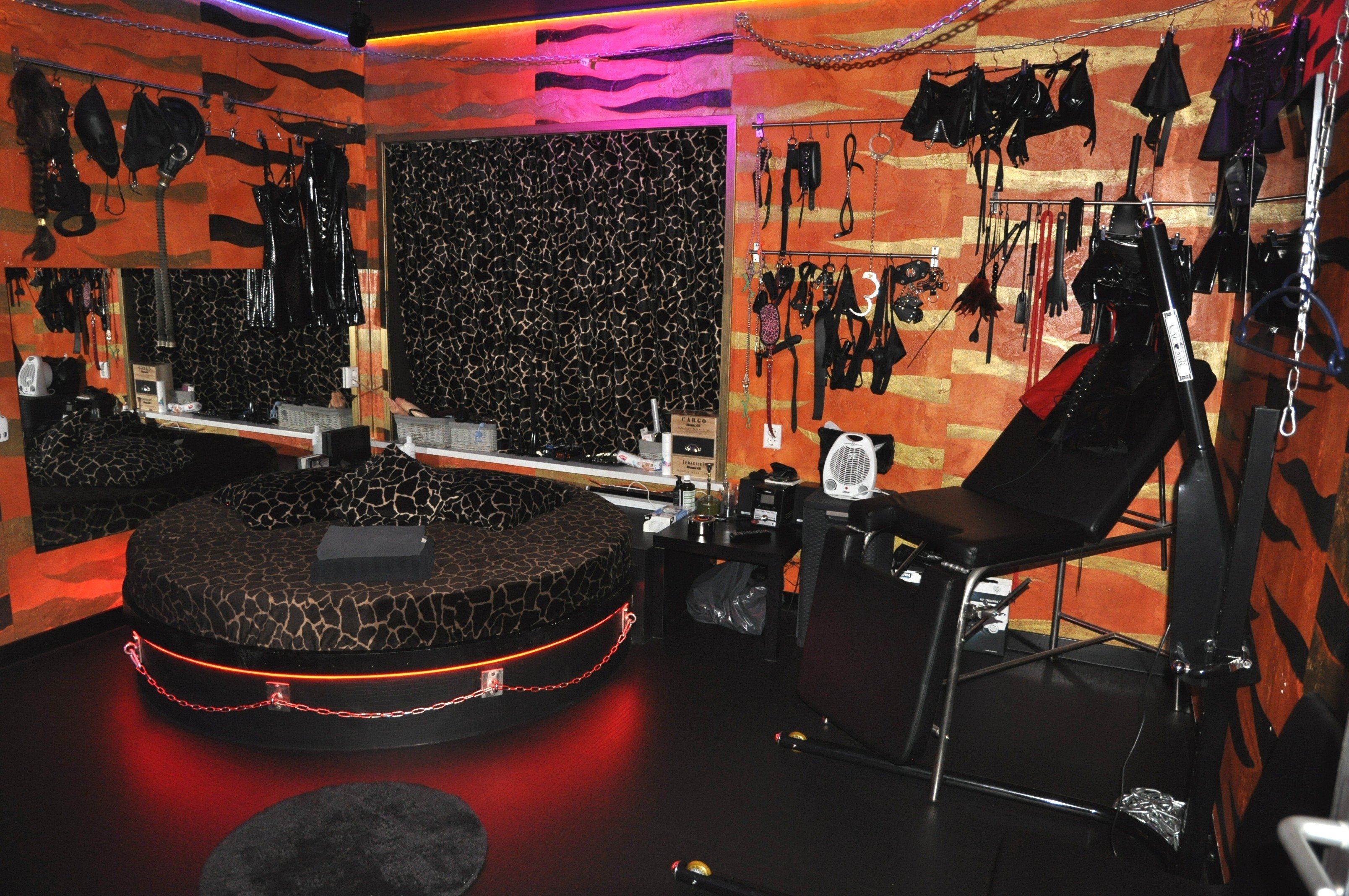 Geleenstraat 23, Den Haag & 17+ Best Brothels - Sex Advisor