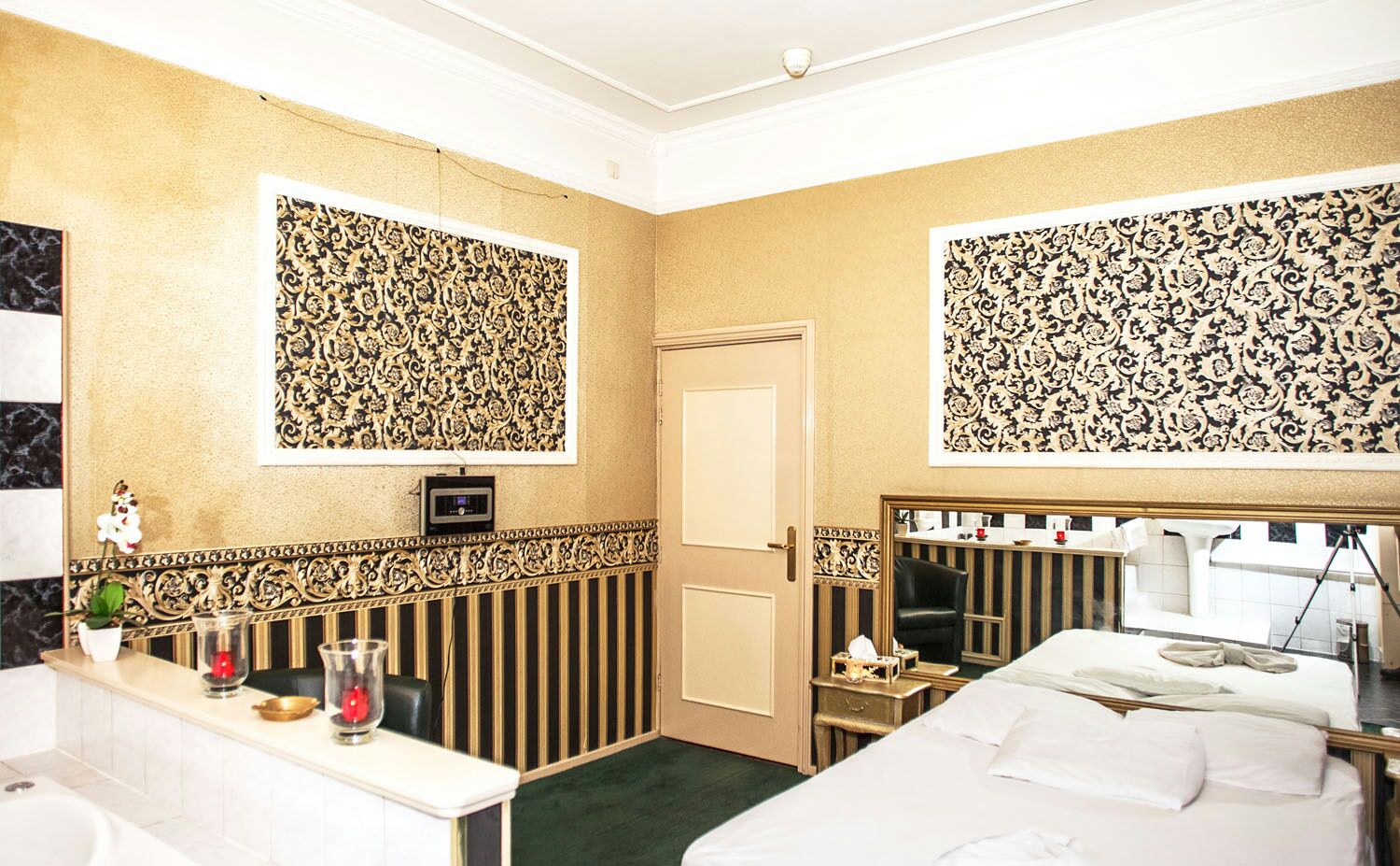 Maison Prive - Brothel in Den Haag, Netherlands