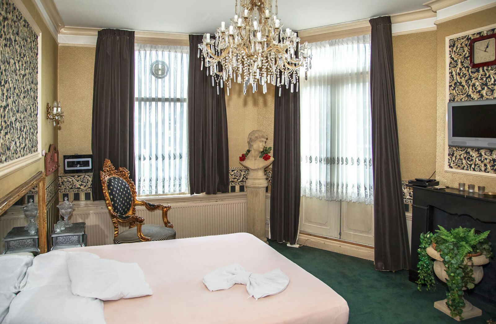 Maison Prive - Brothel in Den Haag, Netherlands