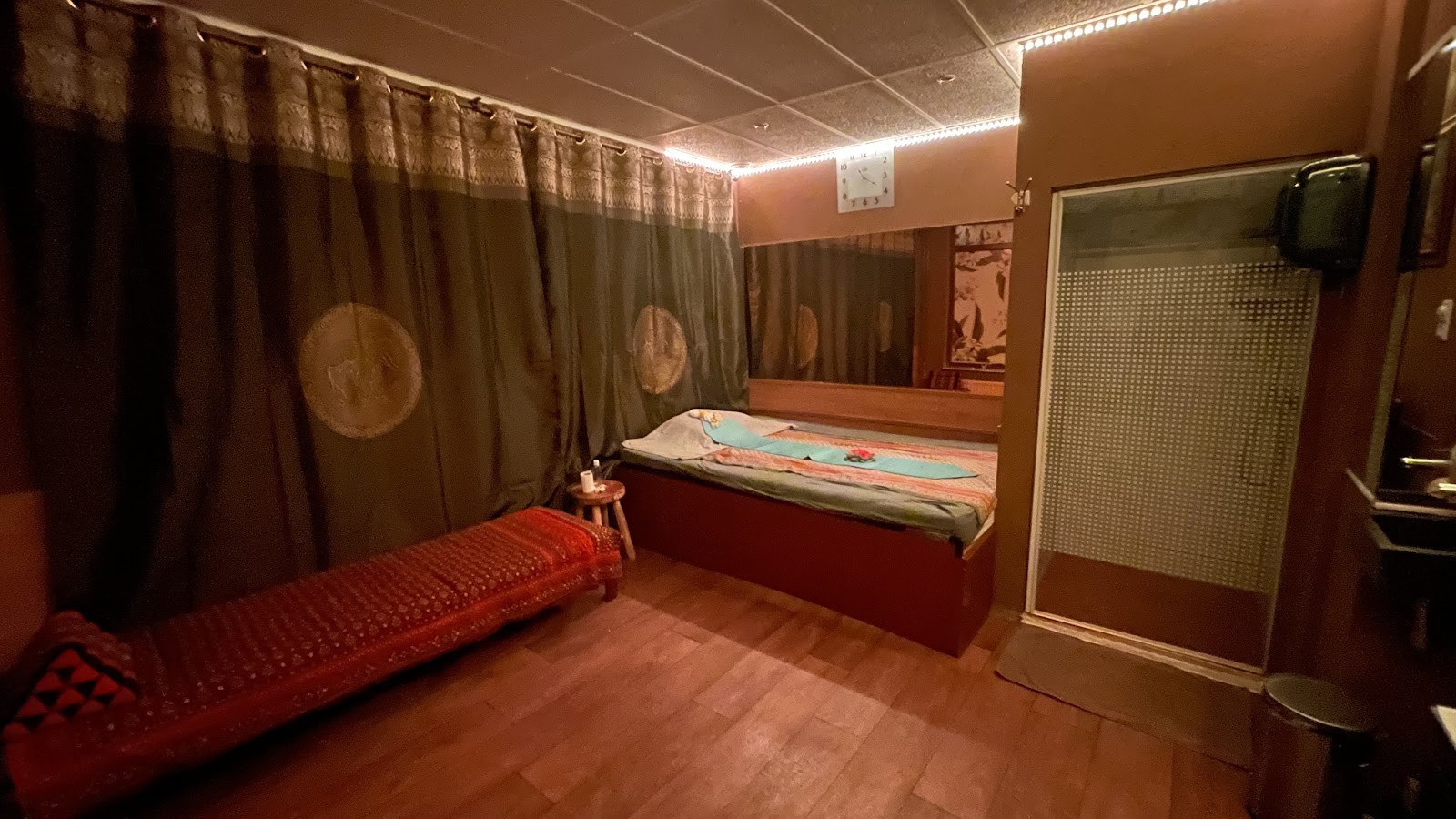 Daw Rung Thaimassage - Erotic Massage in Den Haag, Netherlands