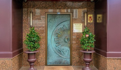 Mayfair Gentlemans Club - Nightclub in Den Haag, Netherlands