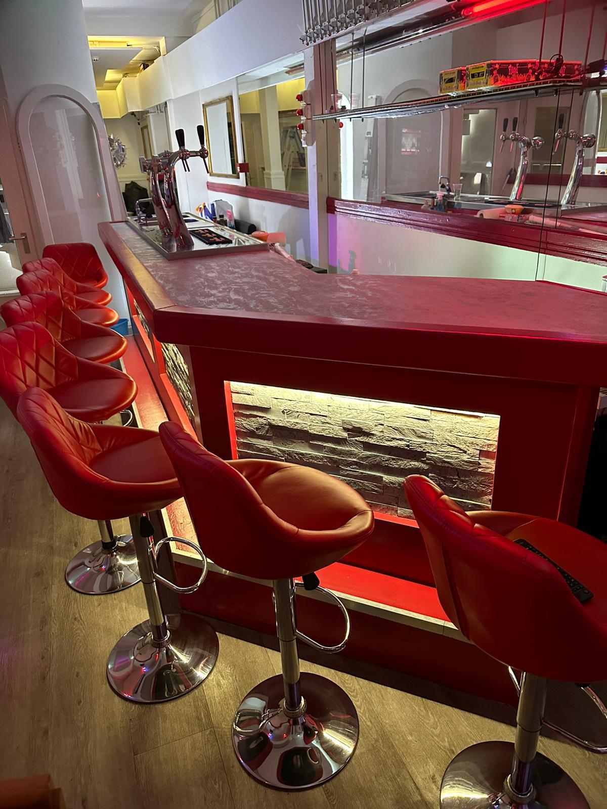 Linda's Place - Nightclub in Dordrecht, Netherlands