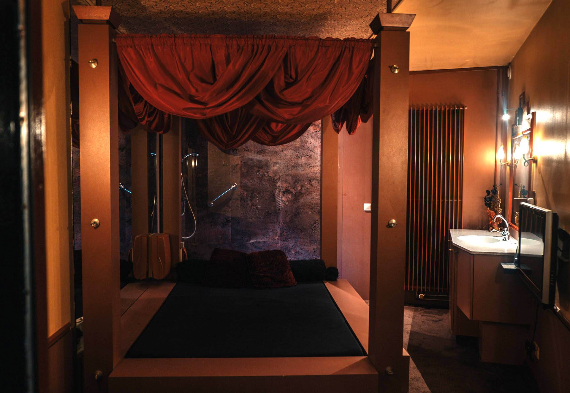 Eindhoven Private - Love Hotel - Brothel in Eindhoven, Netherlands