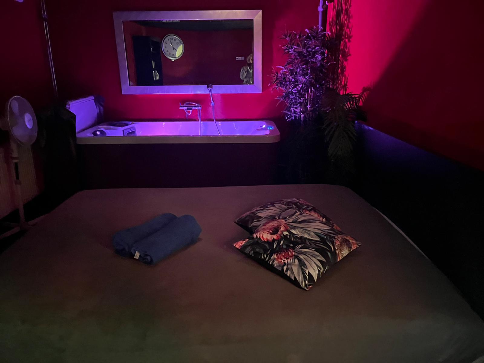 Massagesalon De Roos Massage & Relax - Erotic Massage in Hoogezand, Netherlands