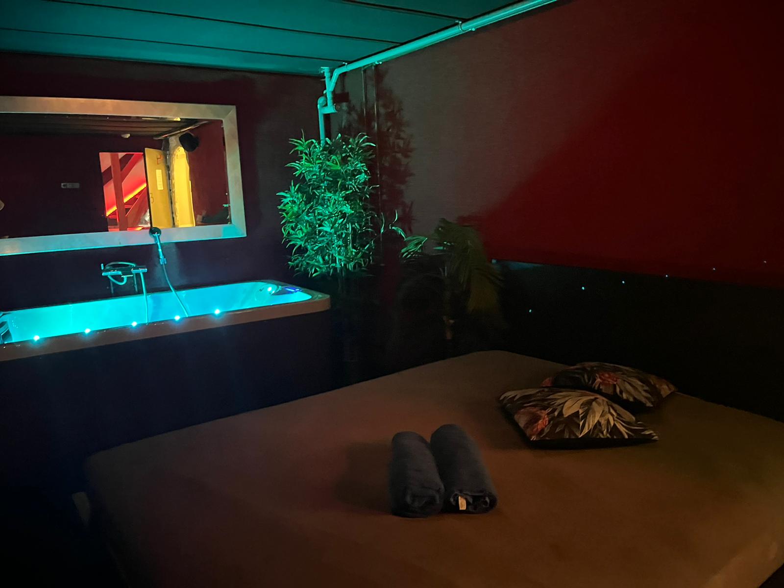 Massagesalon De Roos Massage & Relax - Erotic Massage in Hoogezand, Netherlands