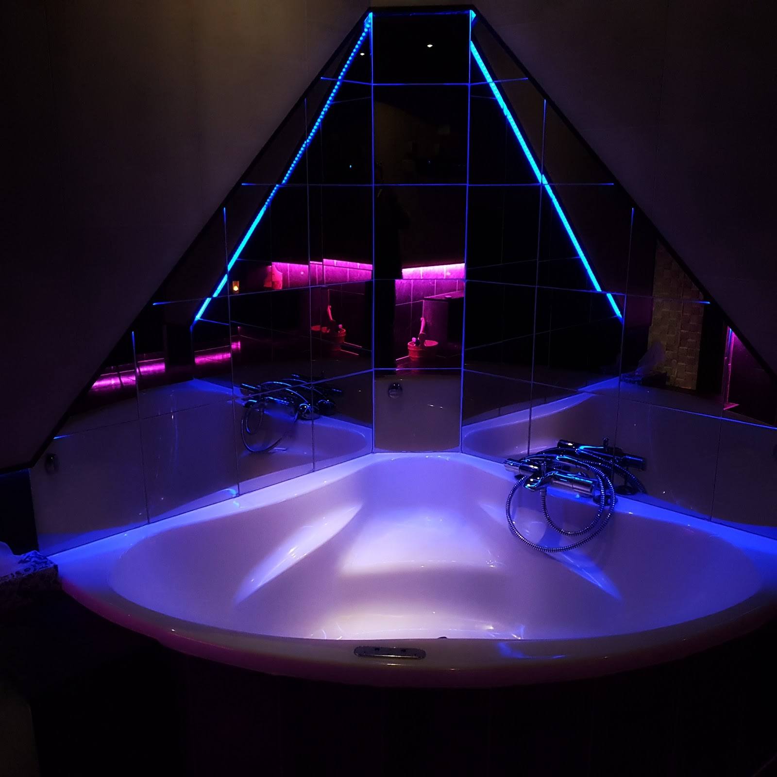 Lady Butterfly Massage - Erotic Massage in Kropswolde, Netherlands