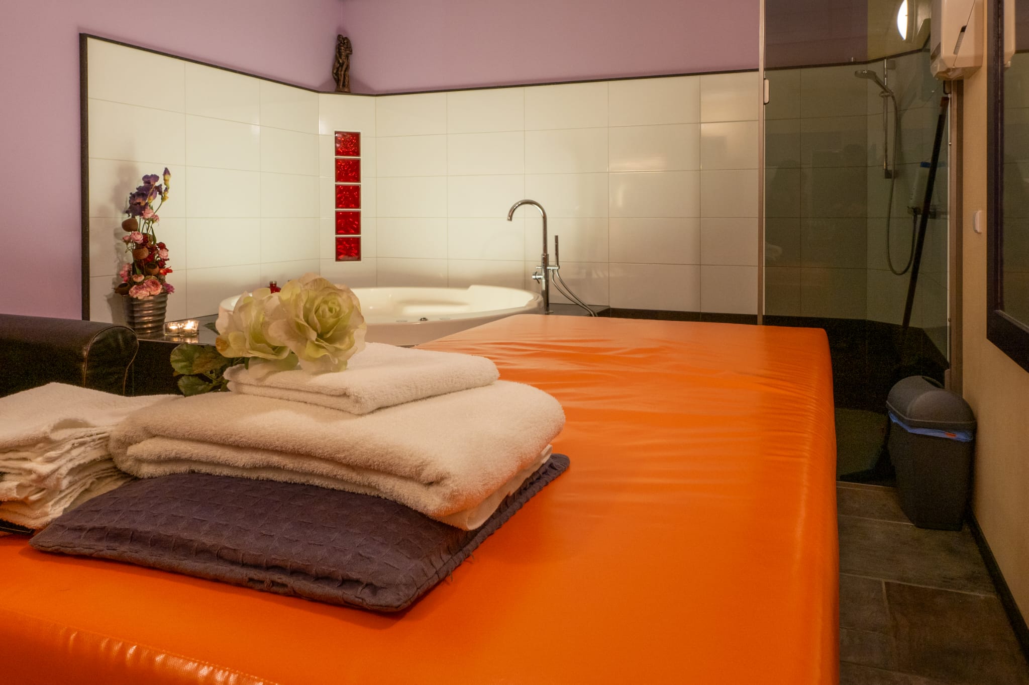 Massage Salon Exclusief - Erotic Massage in Leeuwarden, Netherlands