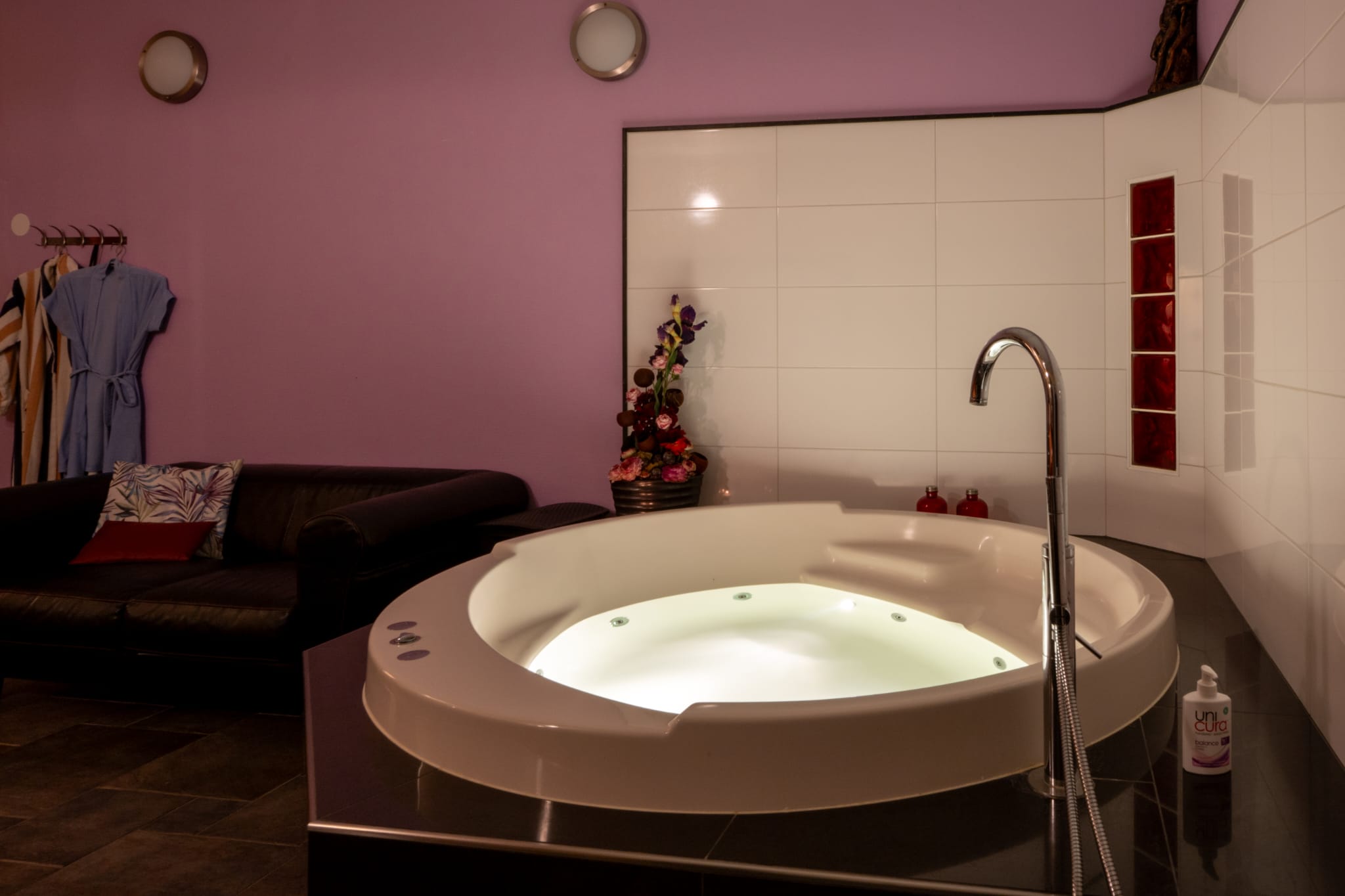 Massage Salon Exclusief - Erotic Massage in Leeuwarden, Netherlands