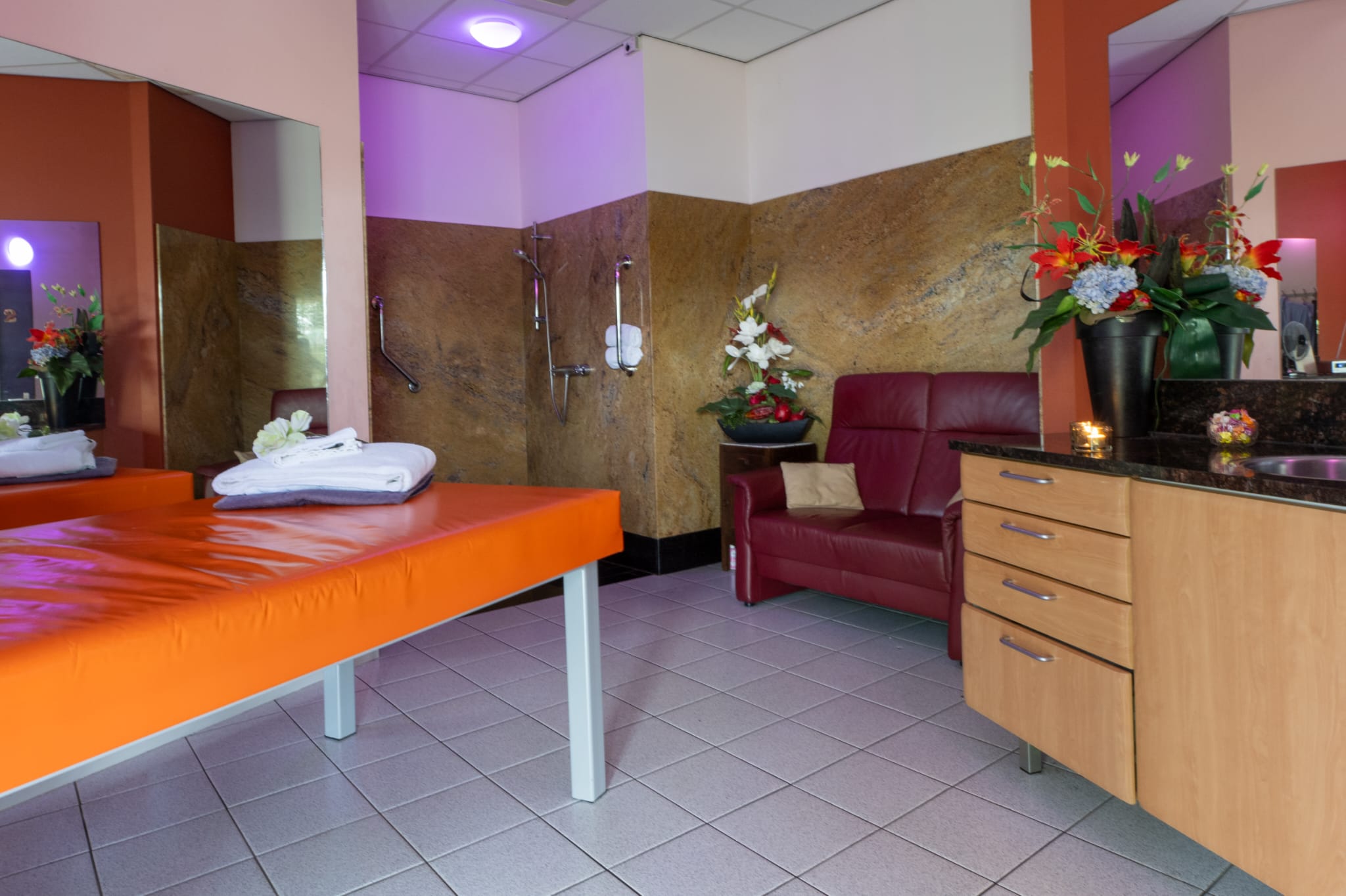Massage Salon Exclusief - Erotic Massage in Leeuwarden, Netherlands