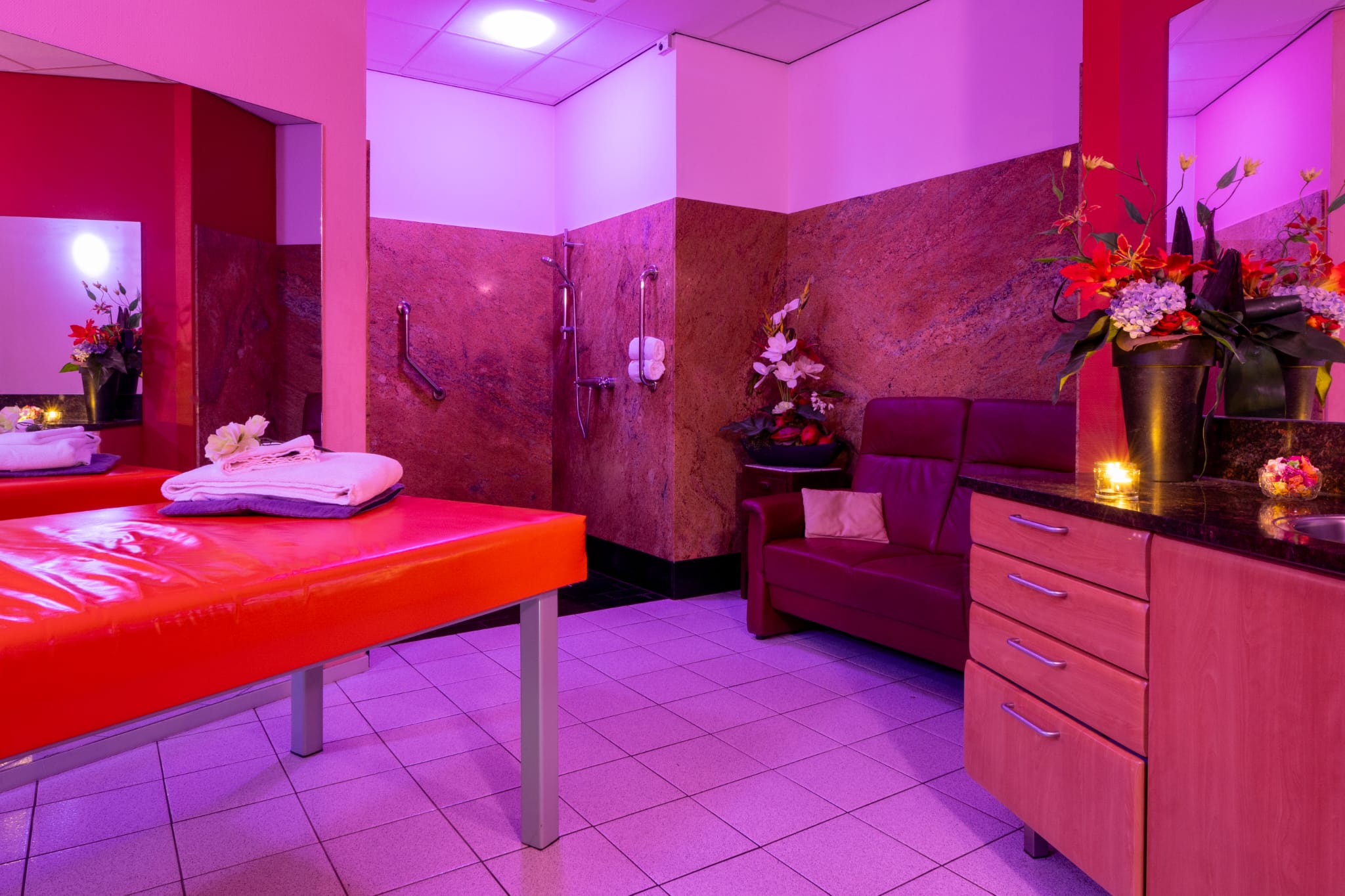 Massage Salon Exclusief - Erotic Massage in Leeuwarden, Netherlands
