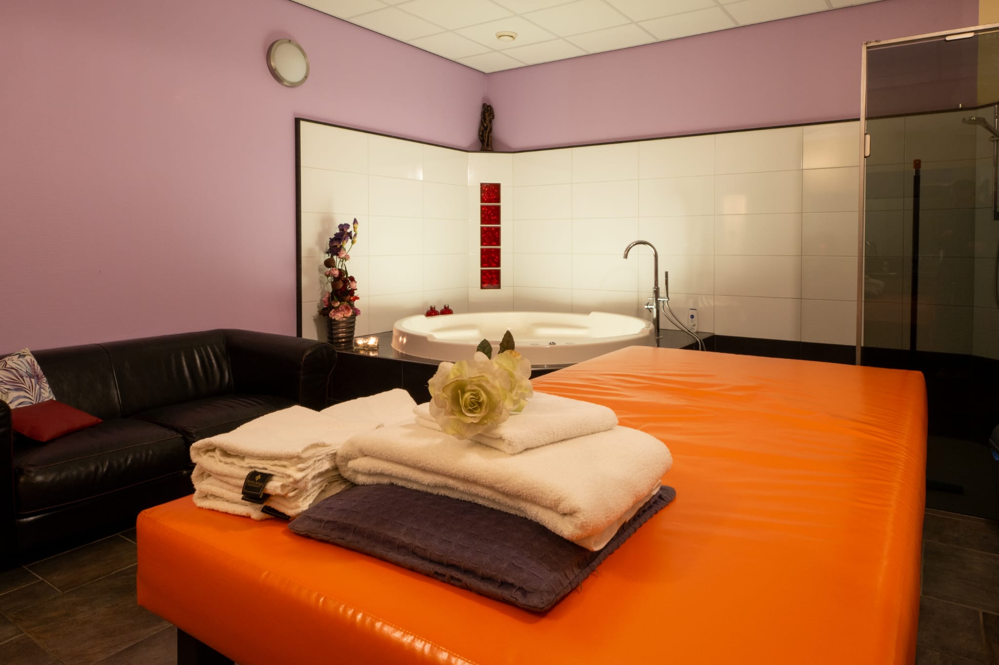 Massage Salon Exclusief - Erotic Massage in Leeuwarden, Netherlands