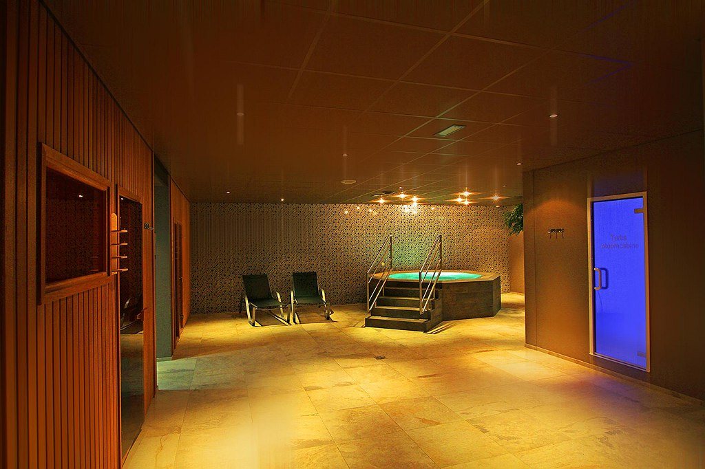 Saunaclub Sixsens - Fkk in Lemiers, Netherlands