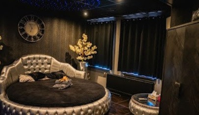 Sexclub De Woeste Hoeve - Groningen - Brothel in Matsloot, Netherlands