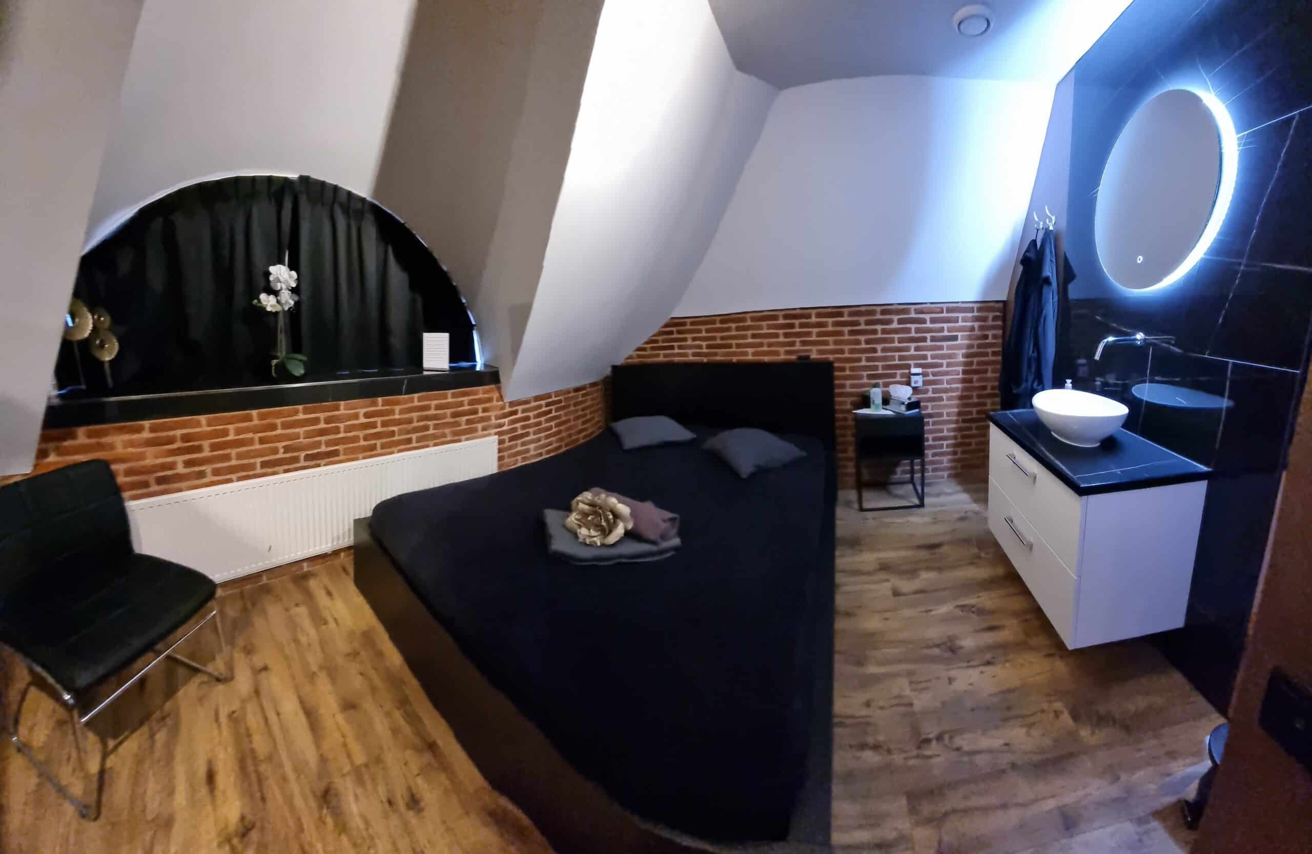 Sexclub De Woeste Hoeve - Groningen - Brothel in Matsloot, Netherlands