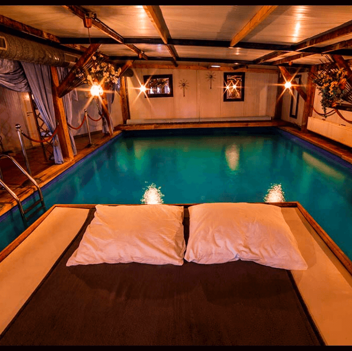 Sexclub De Boerderij - Nightclub in Nijeveen, Netherlands