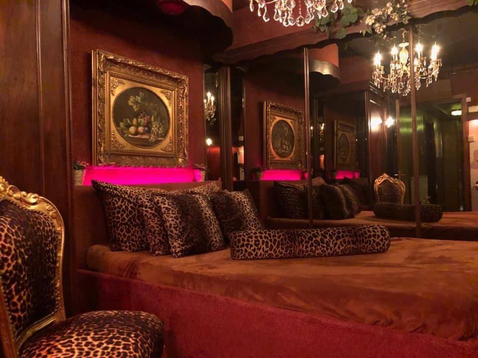 Privéhuis Den Haag | Maison Monty - Brothel in Rijswijk, Netherlands