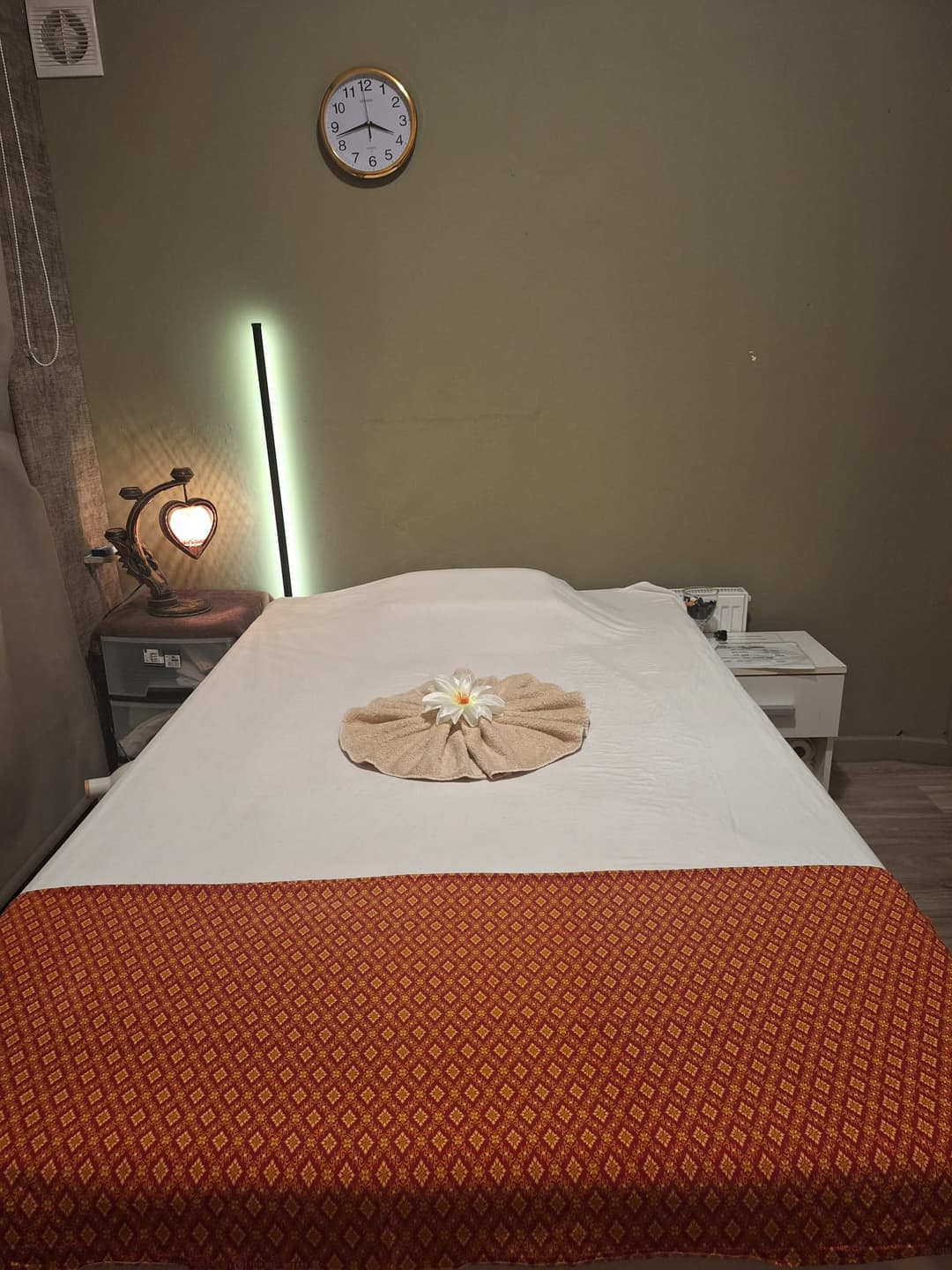 Azie Massage - Erotic Massage in Rotterdam, Netherlands